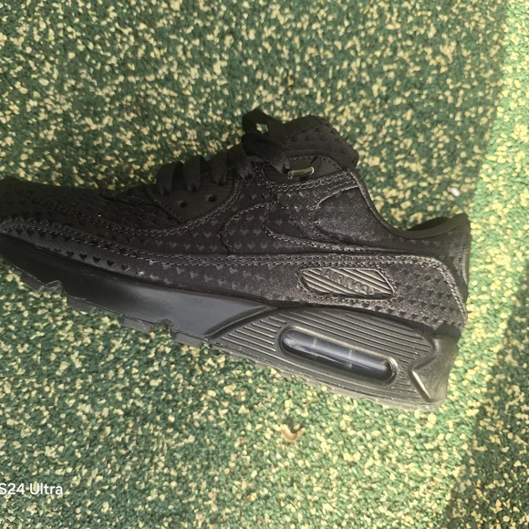 Nike Airmax 90 Black Valentine's Day Edition - Picture 2 of 7